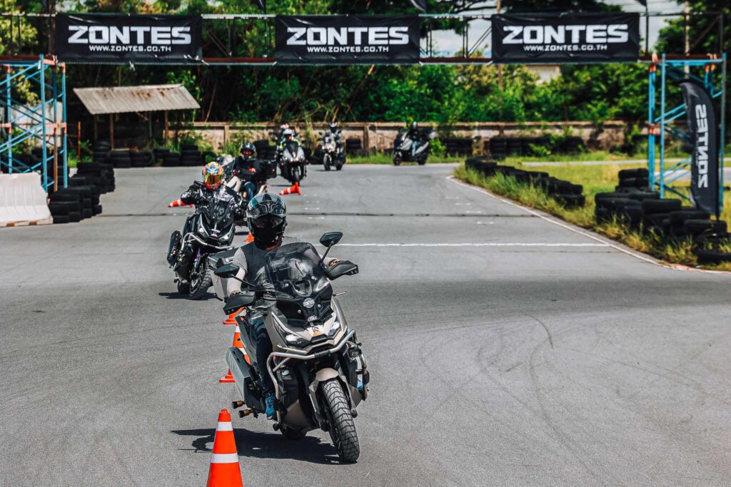 Zontes-Riding-Skills-10